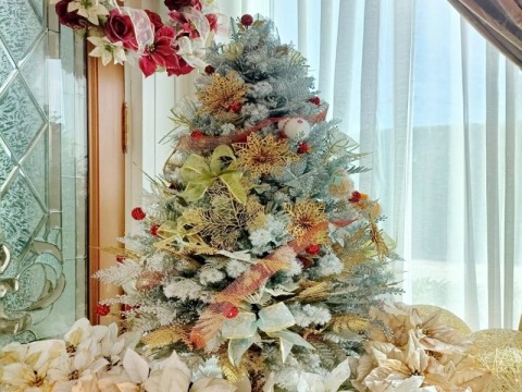 จำหน่ายต้นคริสต์มาสปลอมจากโรงงาน