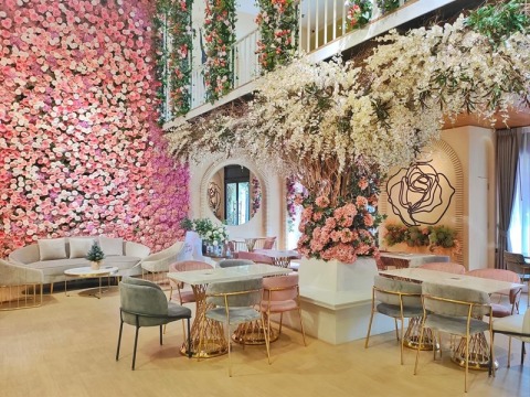 รับจัดดอกไม้ปลอมตามคาเฟ่ รับจัดดอกไม้ปลอมตามคาเฟ่