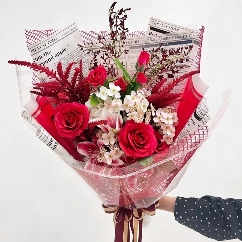 รับจัดช่อดอกไม้ปลอม